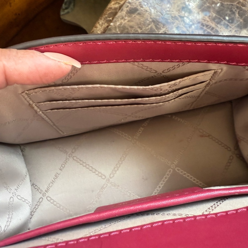 Michael Kors Berry Glazed Leather Hayden Medium Messenger Bag - Picture 8 of 13